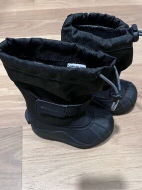 Columbia Black Kids Winter Snow Boots with Drawcord
